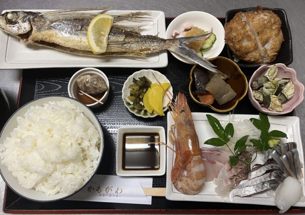 ファミリーレストランかもがわの画像